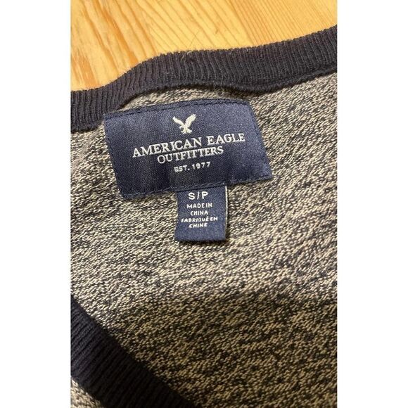 American Eagle Men’s Embroidery Logo Marled Knit V-Neck Sweater size Small - Picture 8 of 9